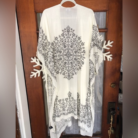 torrid Other - Beautiful Boho Mandala Swimsuit Coverup Kimono Great Condition see photos 3x/4x